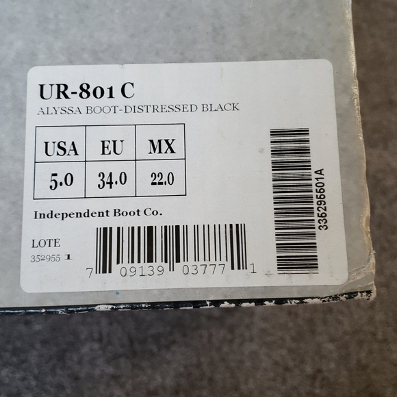 cowboy boots - Picture 5 of 6